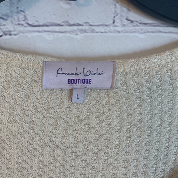 EUC waffle knit top with patterned sleeves - Picture 3 of 5